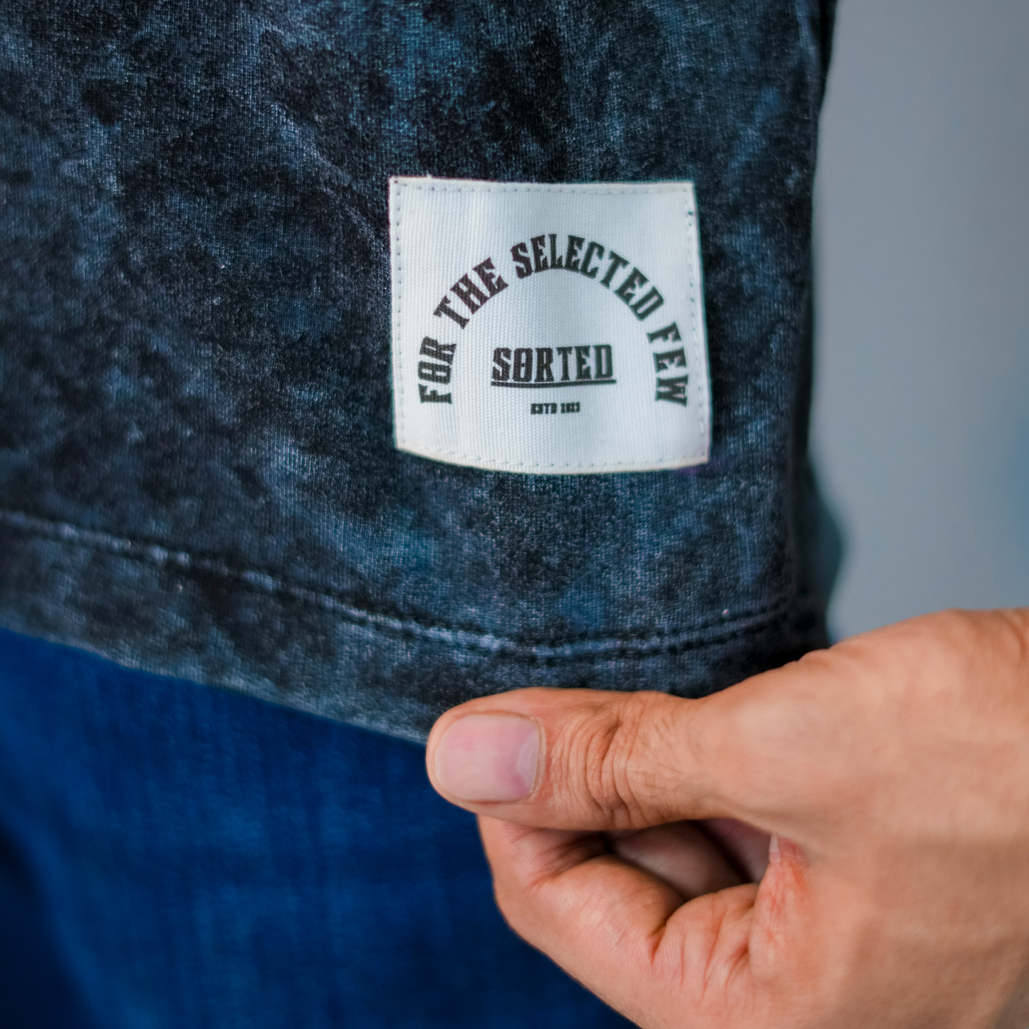 LOVE HURTS STONE WASHED T- SHIRT