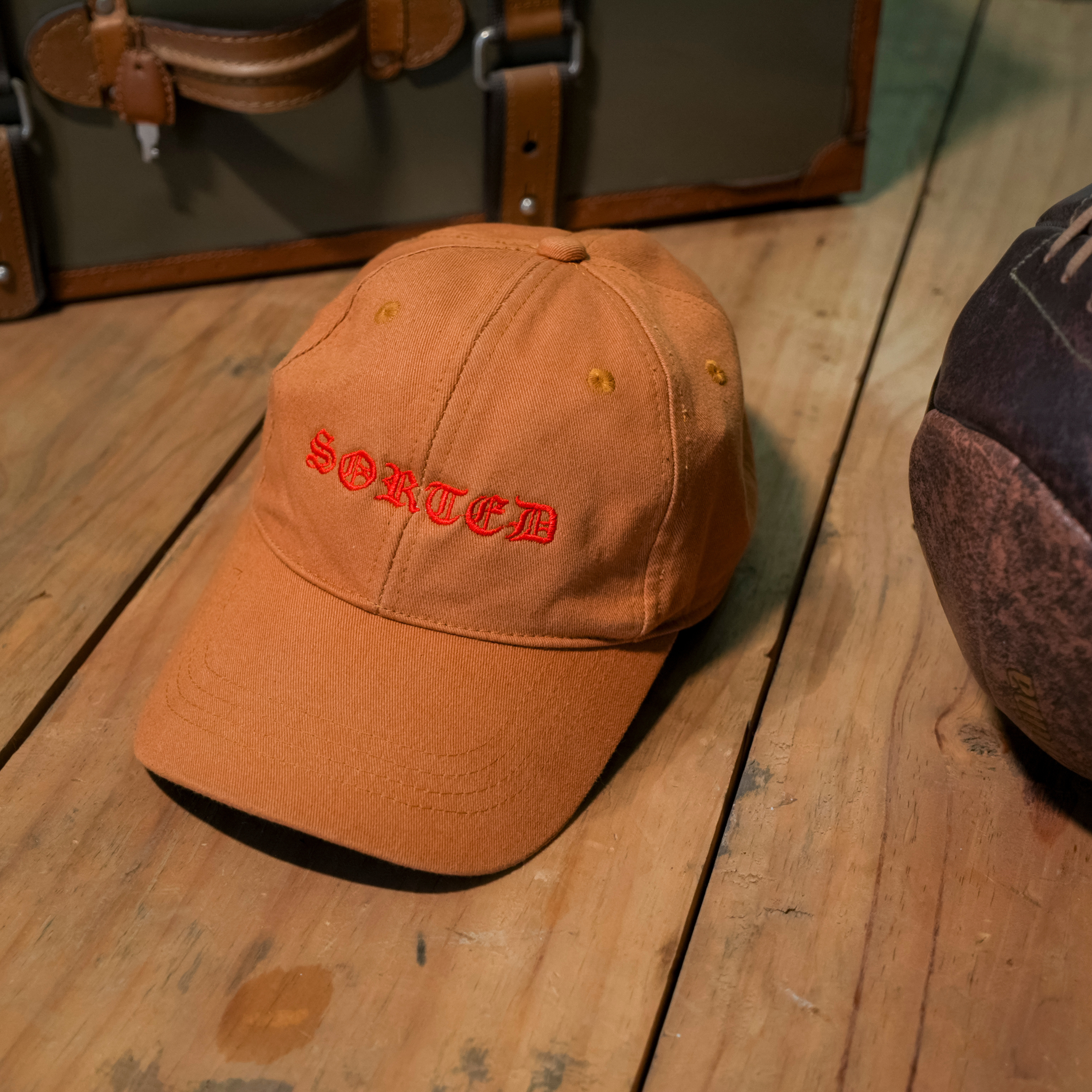 LOGO CAP